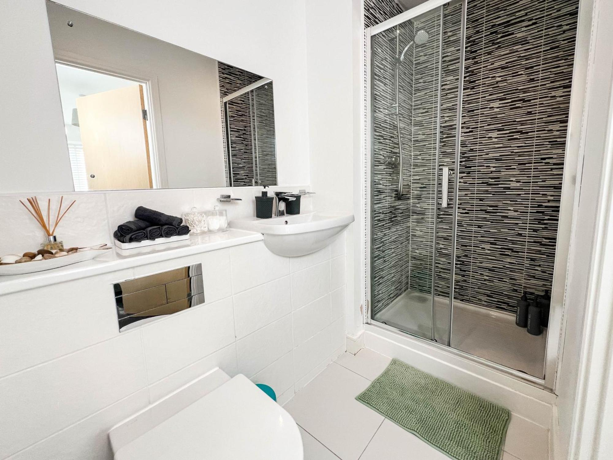 Ao Arena Etihad Gem 6 Guests Villa Manchester Ngoại thất bức ảnh
